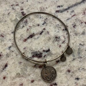 ⭐️Final Price⭐️ Alex and Ani Fleur De Lis Bracelet